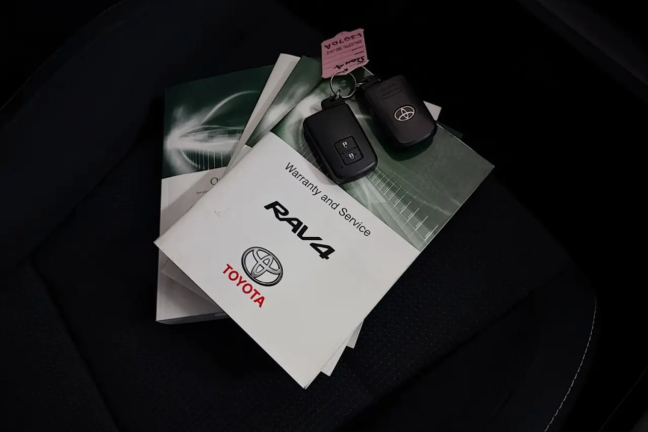 2017 Toyota RAV4 Gallery Image 29