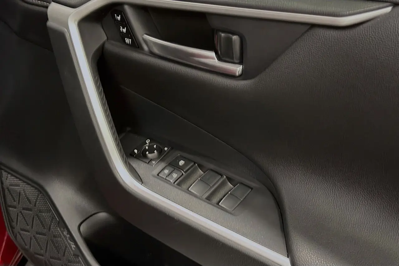2019 Toyota RAV4 Gallery Image 24