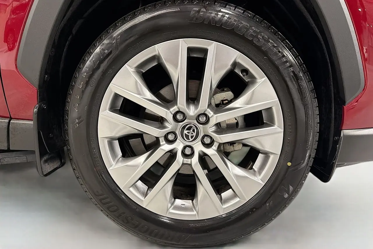 2019 Toyota RAV4 Gallery Image 28