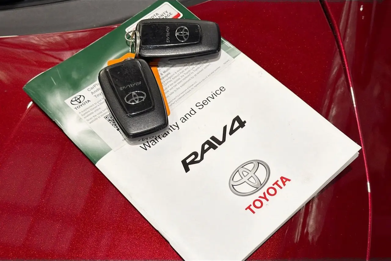 2019 Toyota RAV4 Gallery Image 30