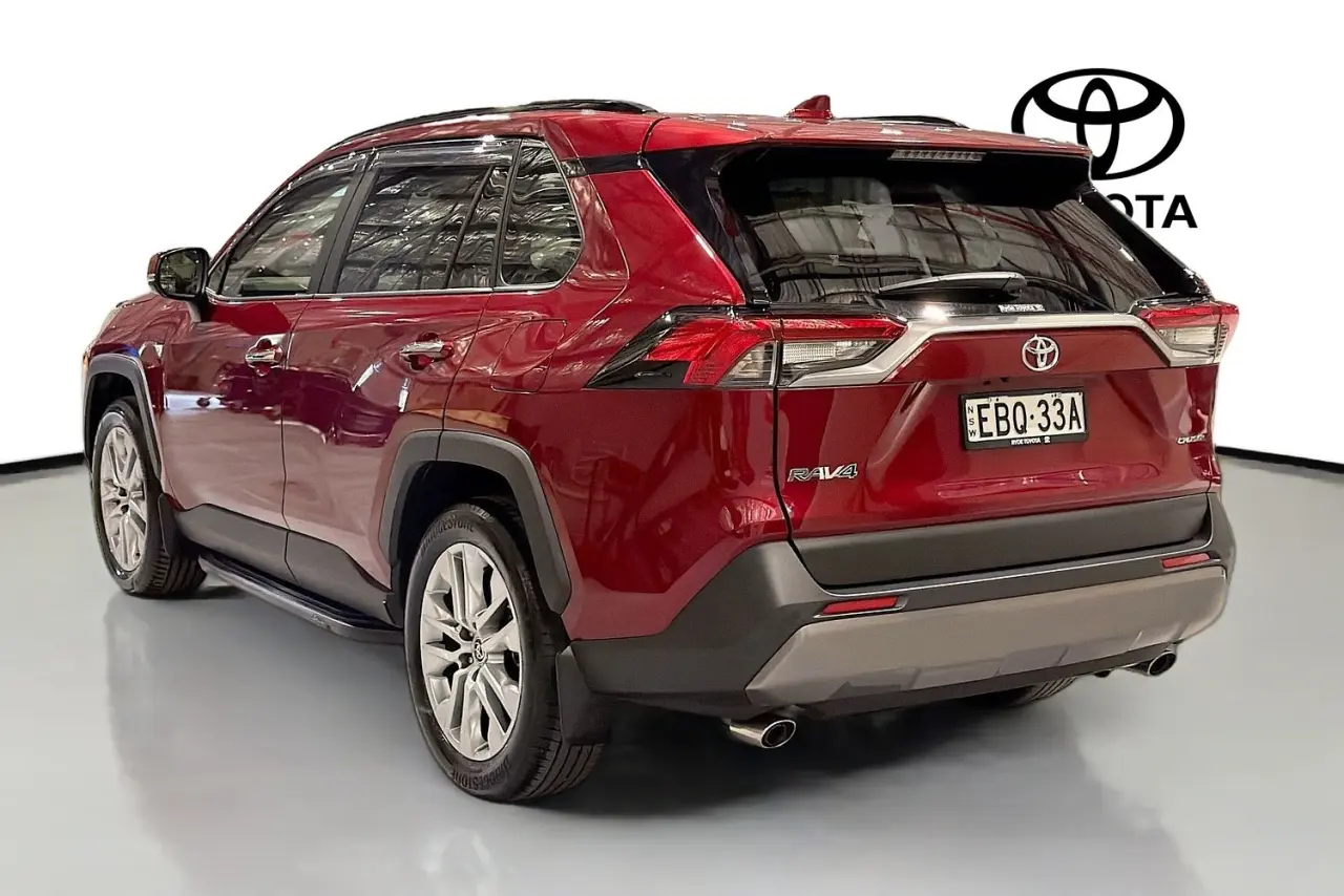 2019 Toyota RAV4 Gallery Image 6