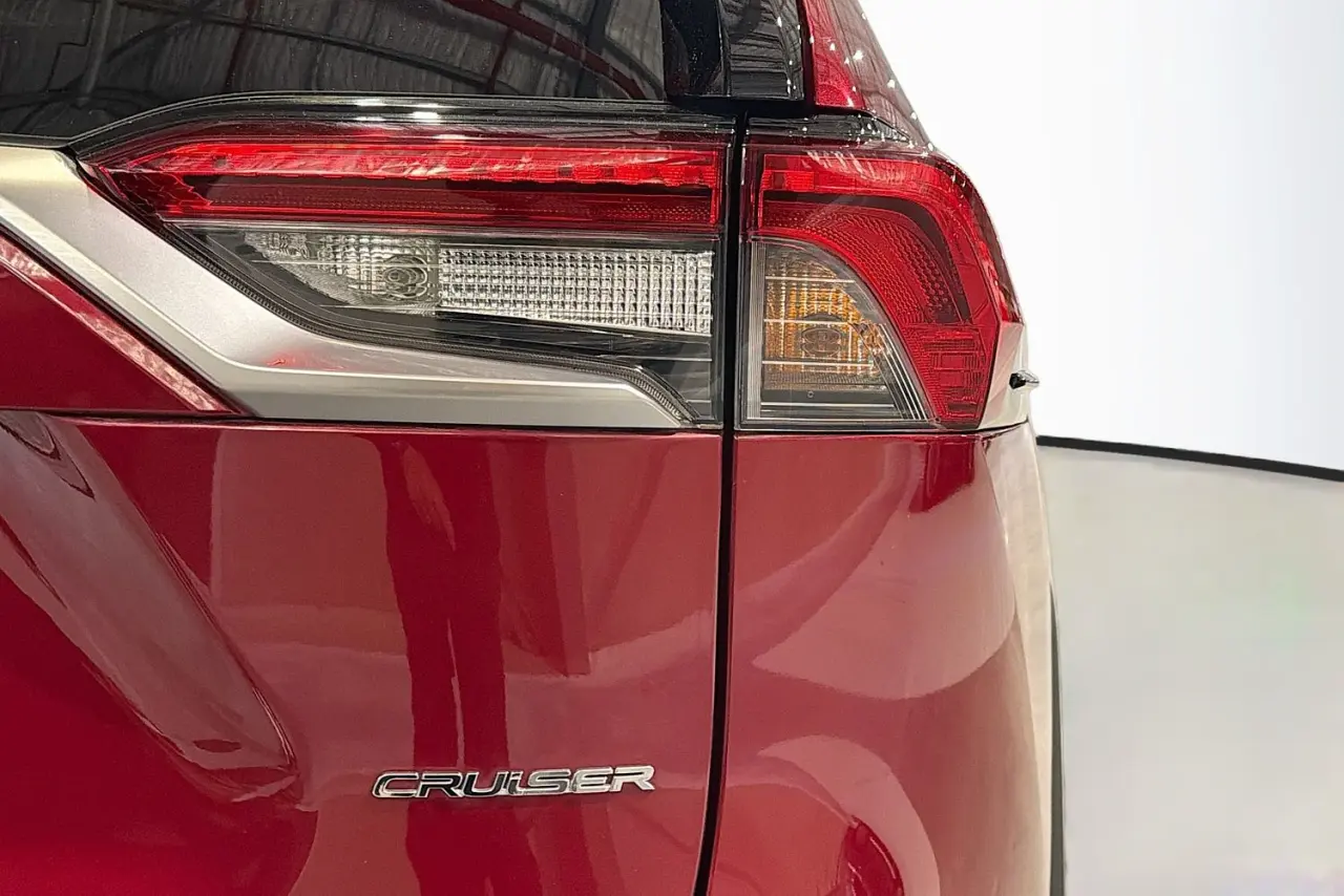 2019 Toyota RAV4 Gallery Image 9