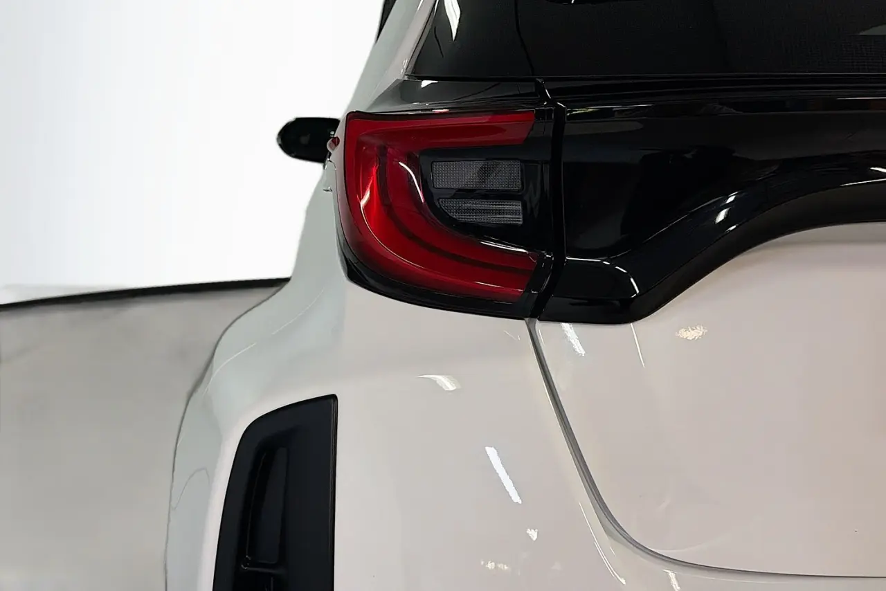 2021 Toyota Yaris Gallery Image 10