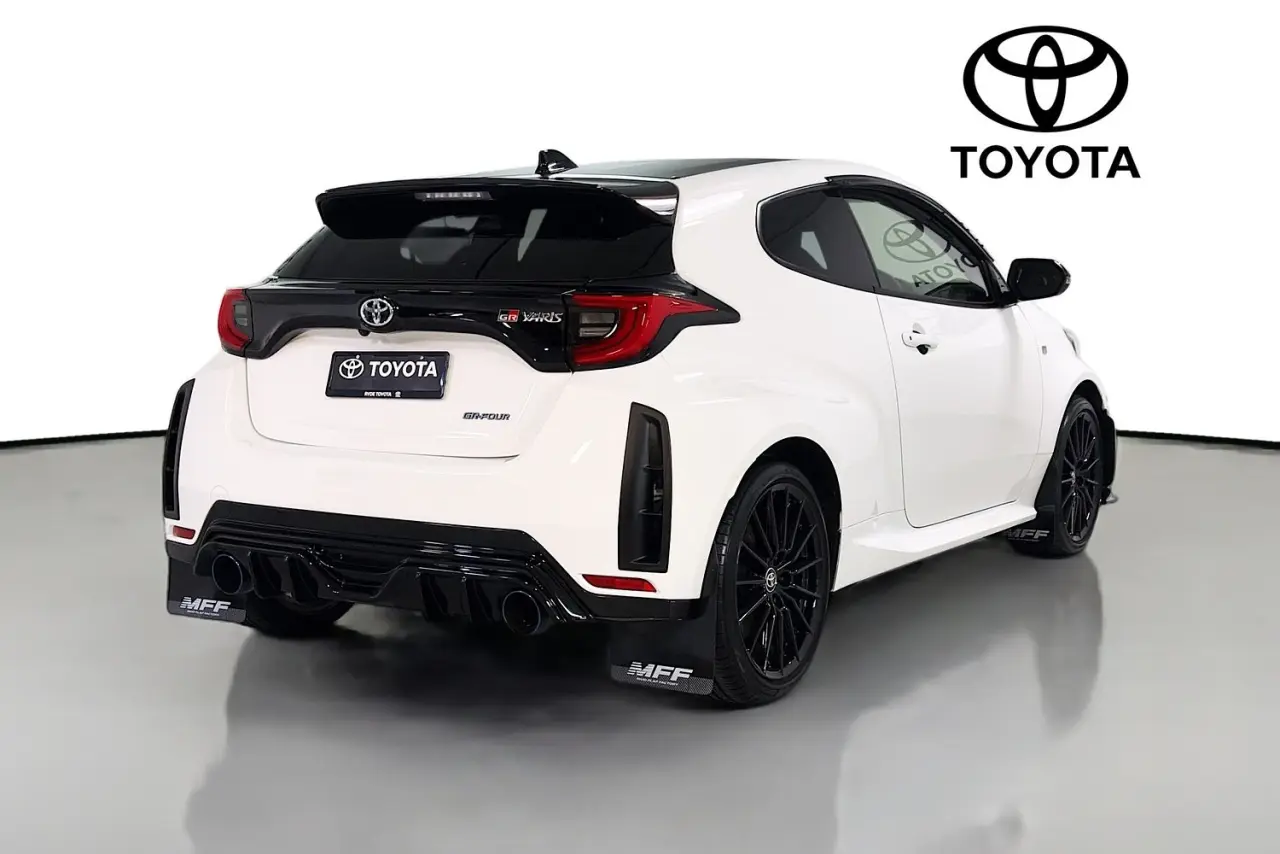 2021 Toyota Yaris Gallery Image 13