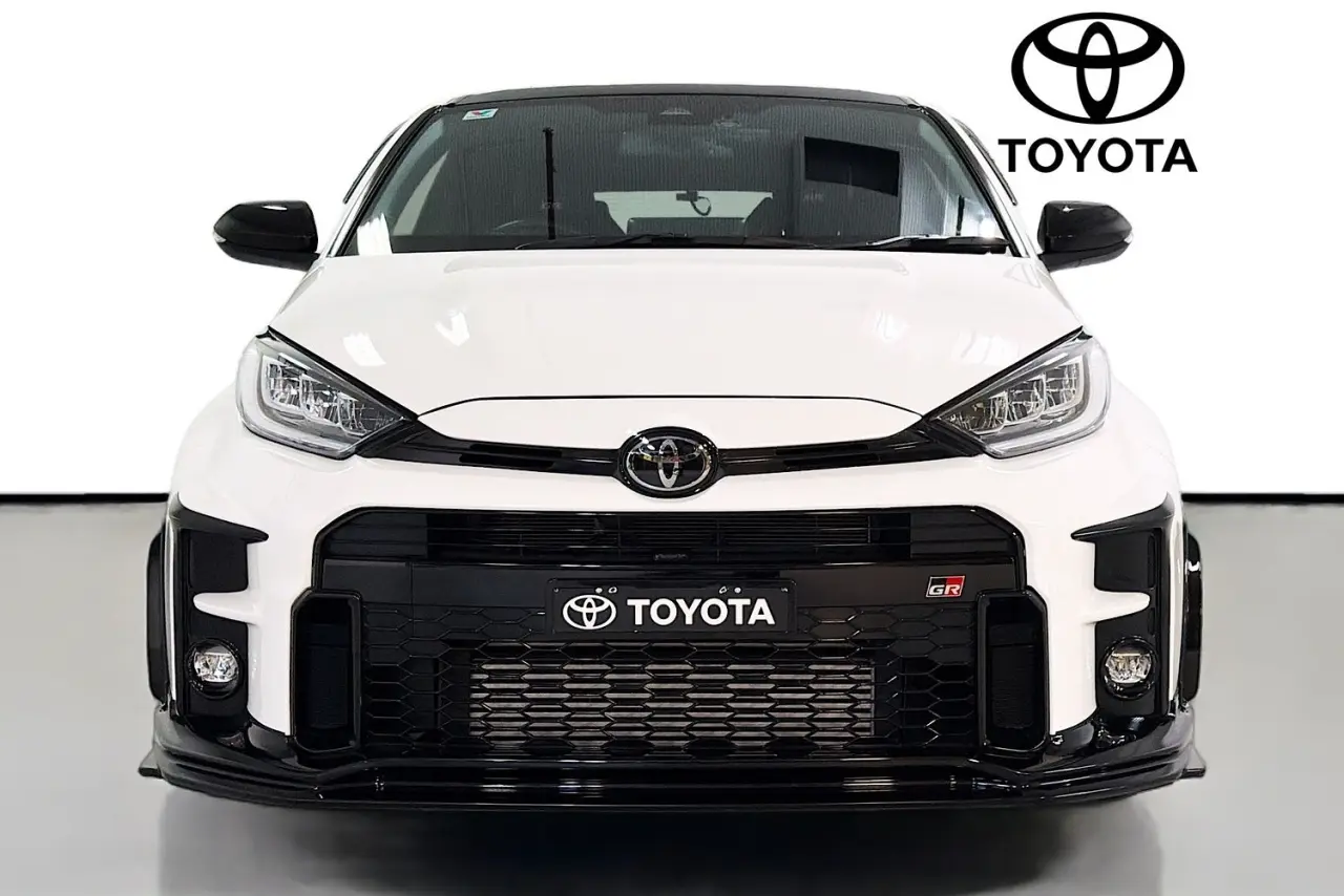 2021 Toyota Yaris Gallery Image 2