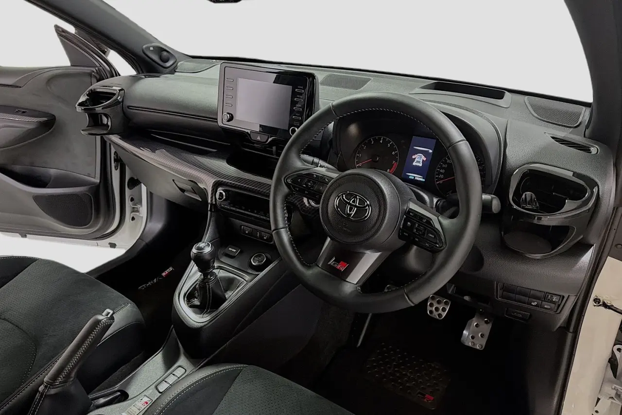 2021 Toyota Yaris Gallery Image 29