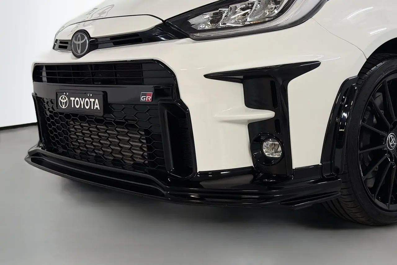 2021 Toyota Yaris Gallery Image 3