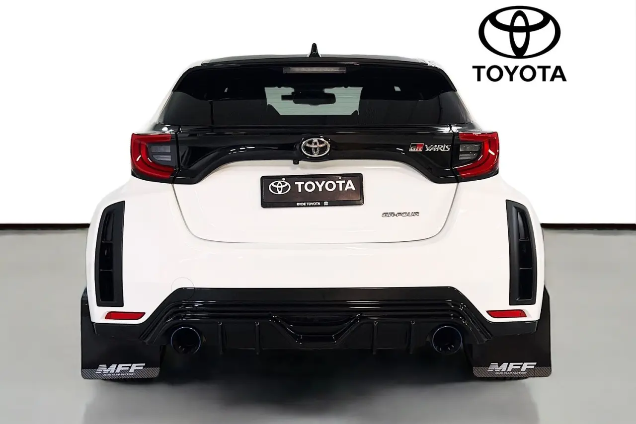 2021 Toyota Yaris Gallery Image 9