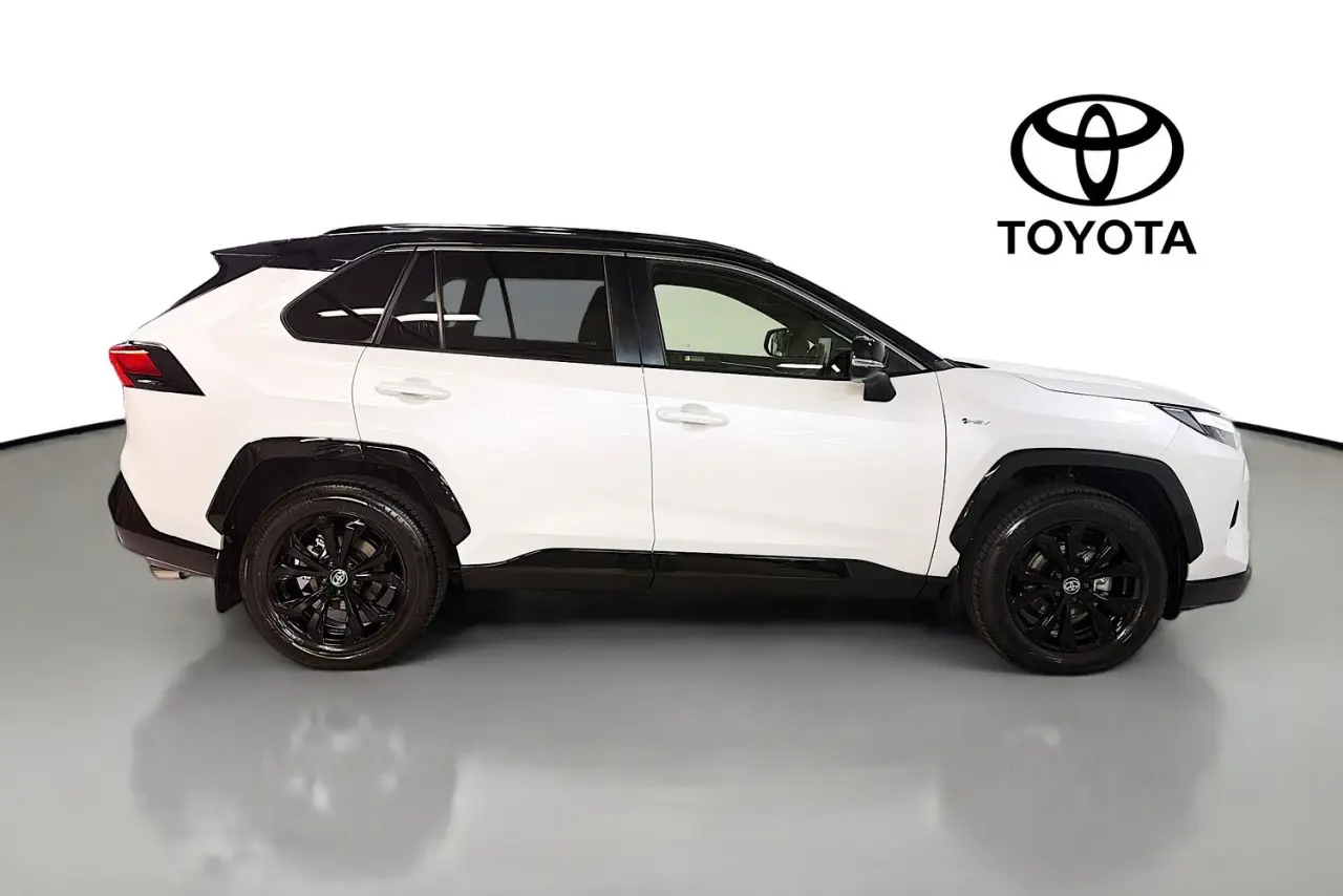 2025 Toyota RAV4 Gallery Image 11