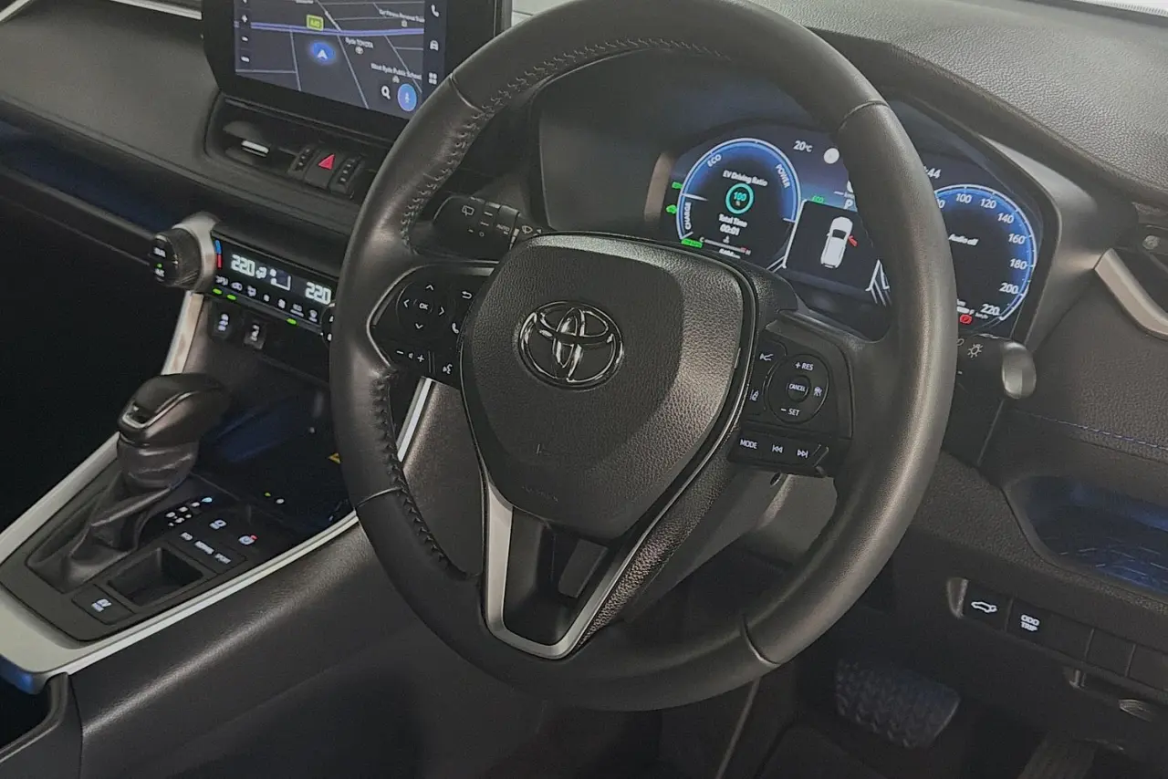 2025 Toyota RAV4 Gallery Image 13