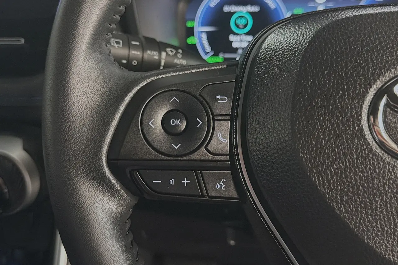 2025 Toyota RAV4 Gallery Image 18