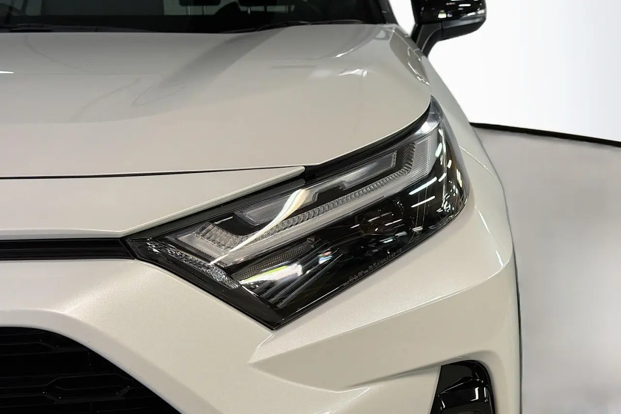 2025 Toyota RAV4 Gallery Image 3