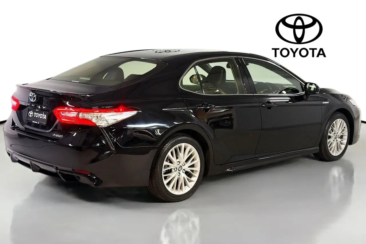 2020 Toyota Camry Gallery Image 10