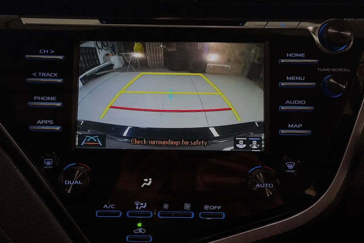 2020 Toyota Camry Gallery Image 16