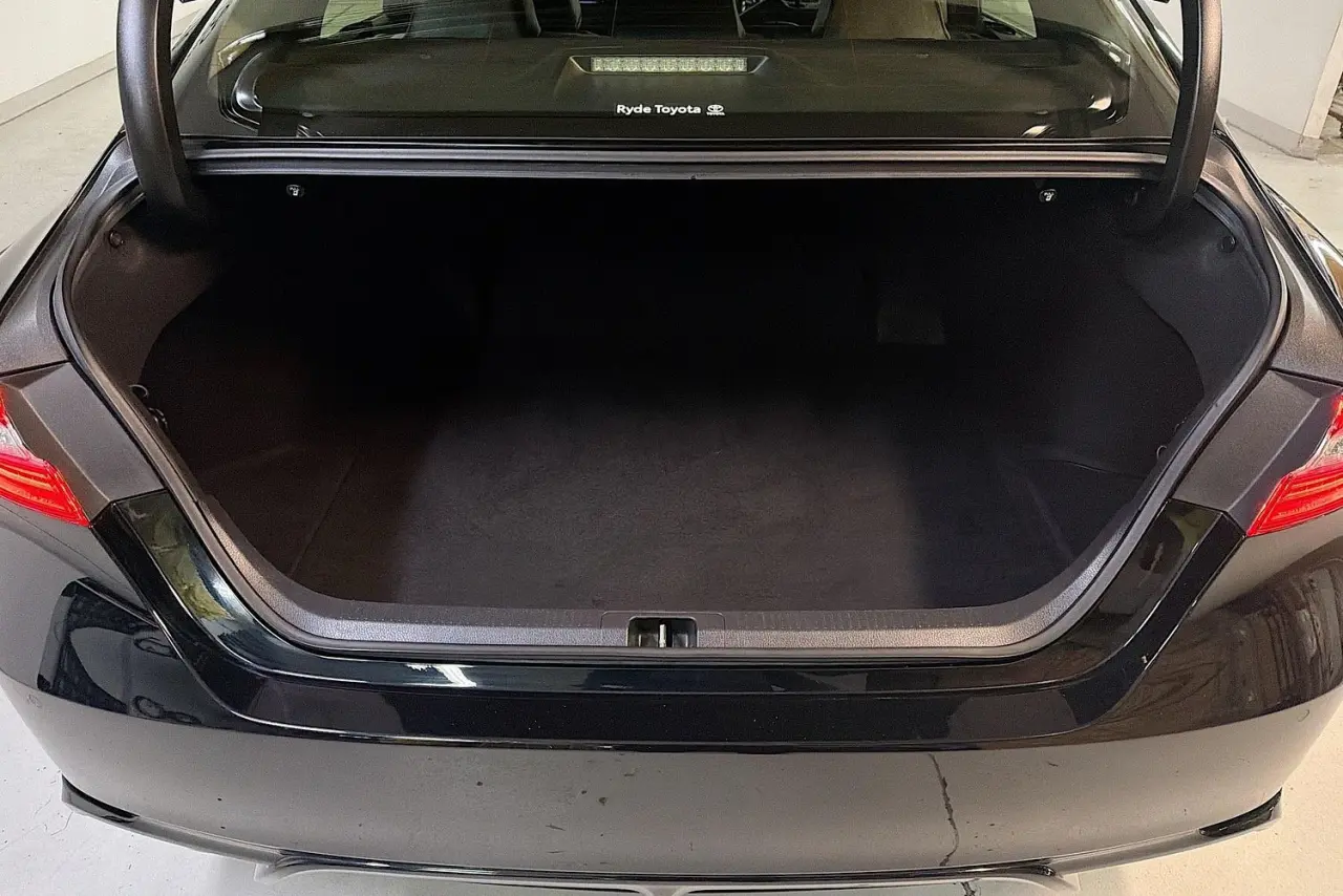 2020 Toyota Camry Gallery Image 27