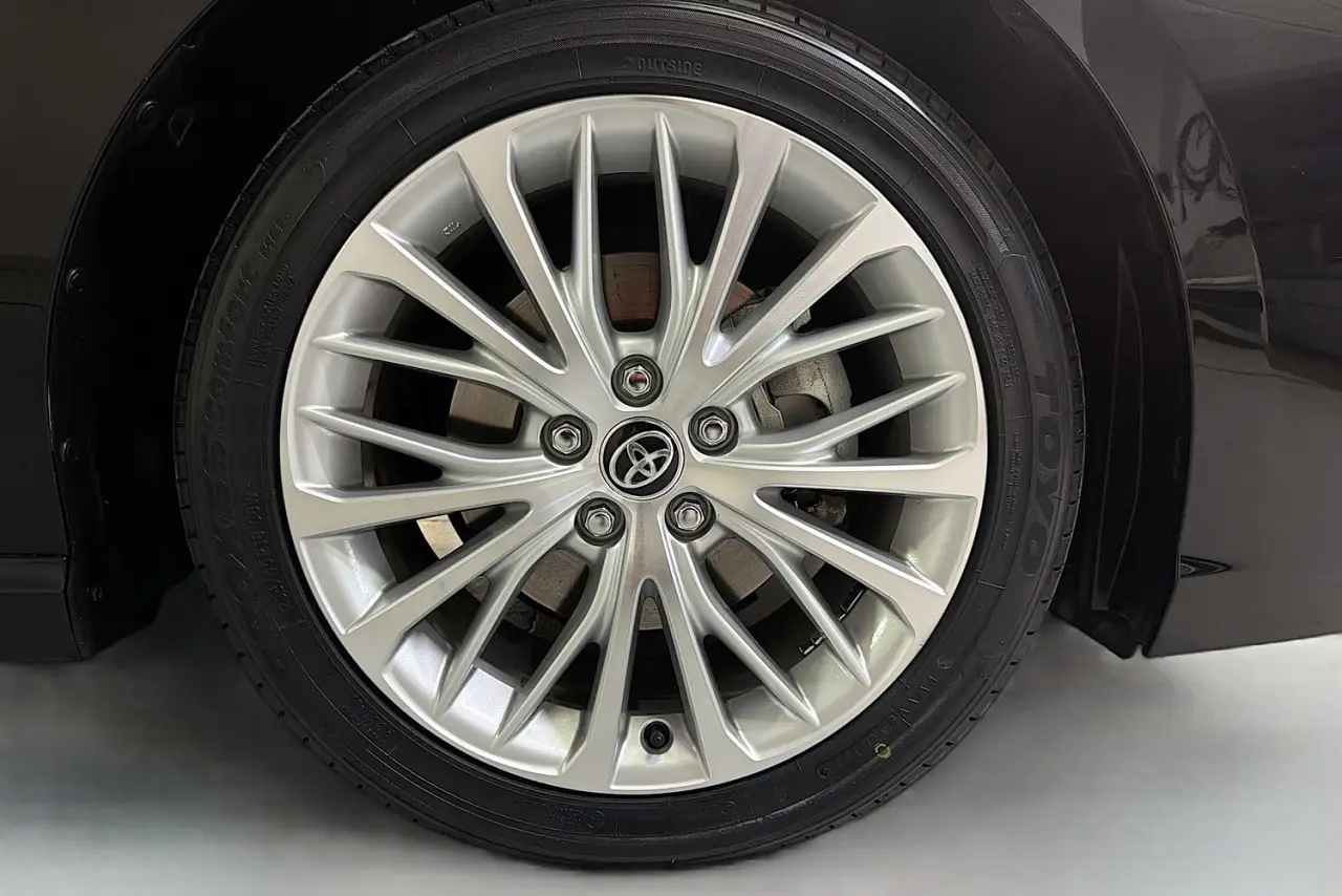 2020 Toyota Camry Gallery Image 28