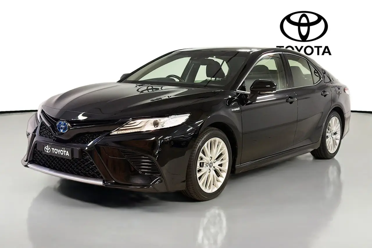 2020 Toyota Camry Gallery Image 4