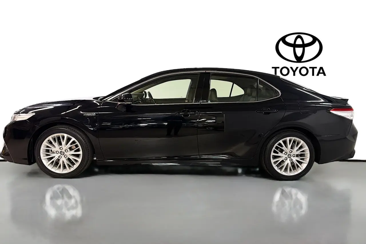 2020 Toyota Camry Gallery Image 5