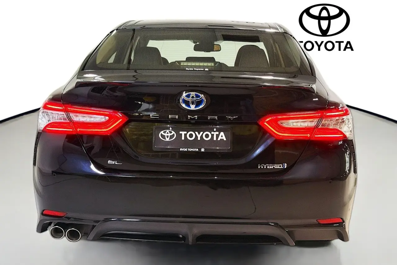 2020 Toyota Camry Gallery Image 7