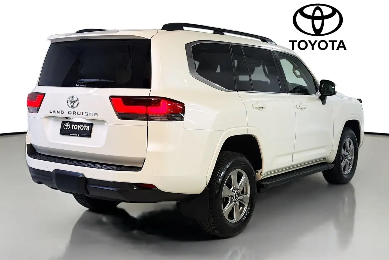 2021 Toyota Landcruiser Gallery Image 10