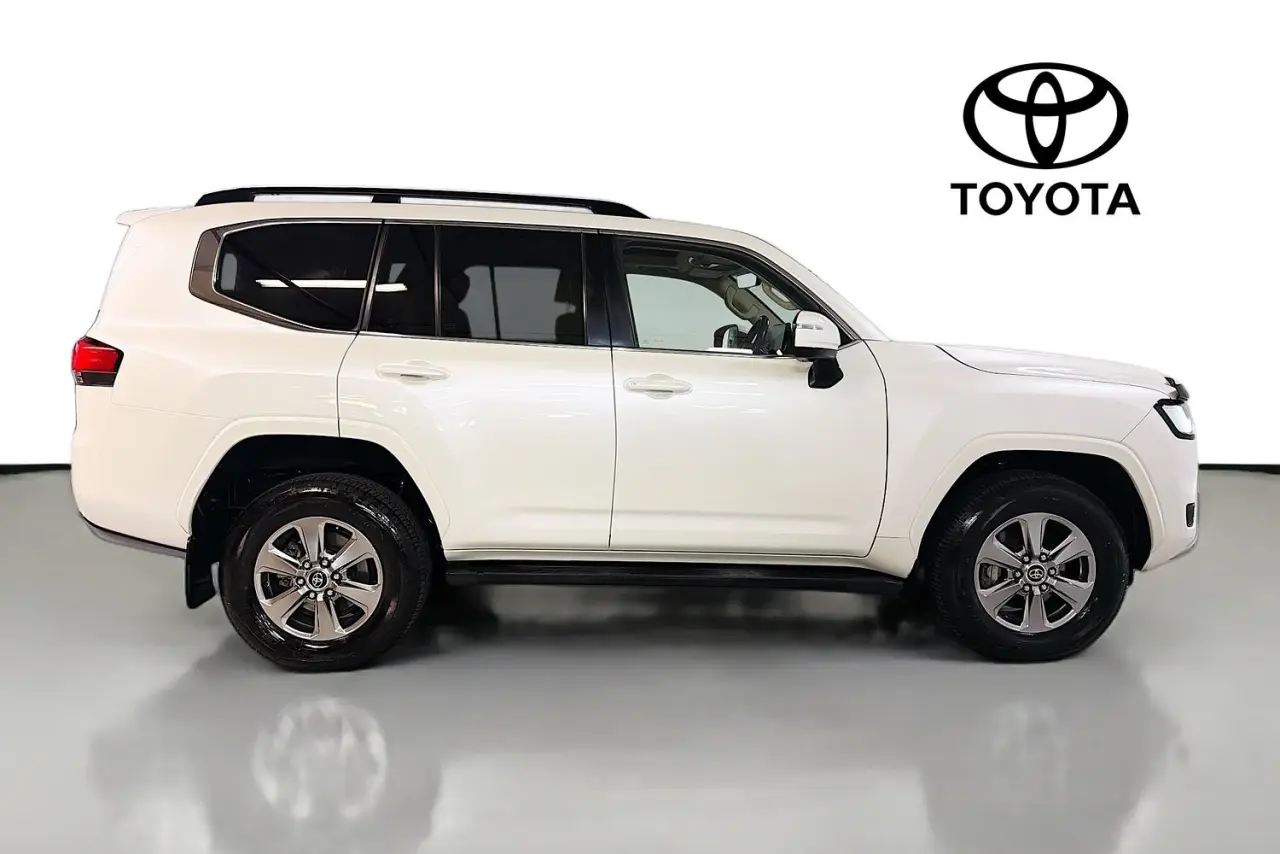 2021 Toyota Landcruiser Gallery Image 11