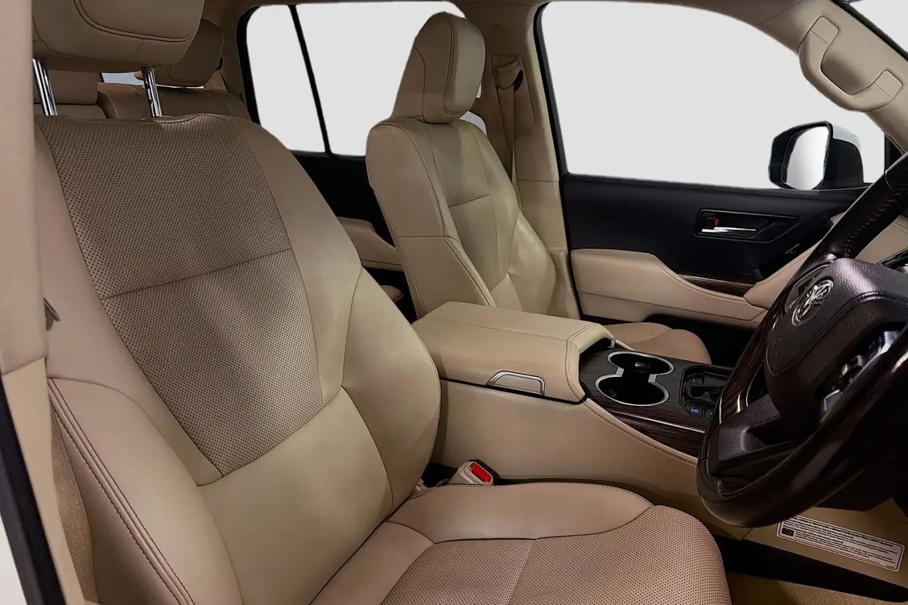 2021 Toyota Landcruiser Gallery Image 13