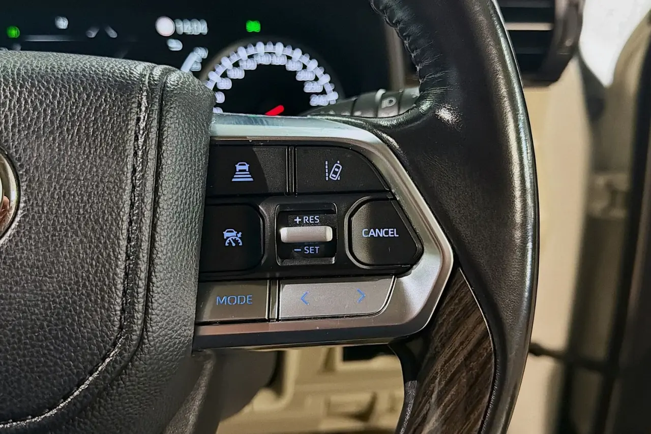 2021 Toyota Landcruiser Gallery Image 22