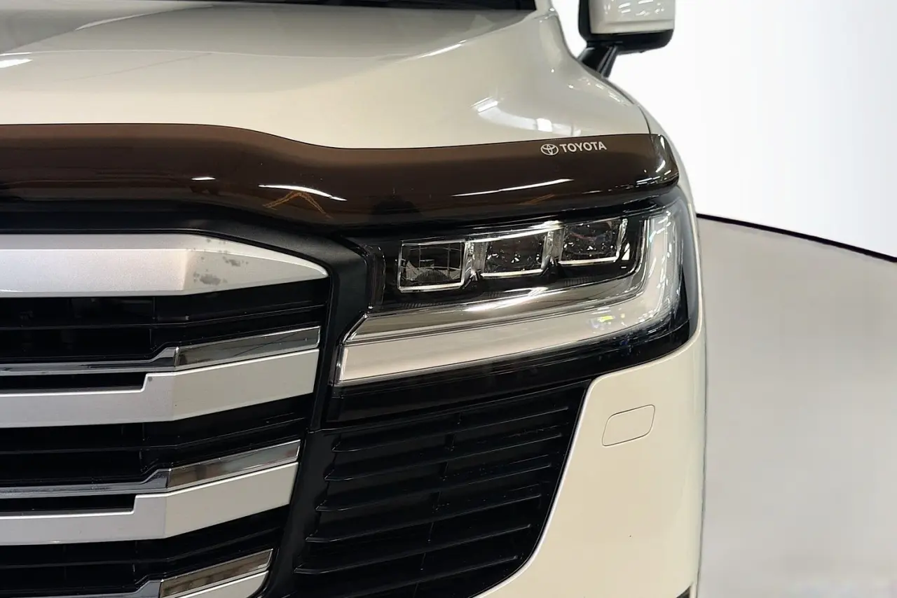 2021 Toyota Landcruiser Gallery Image 3