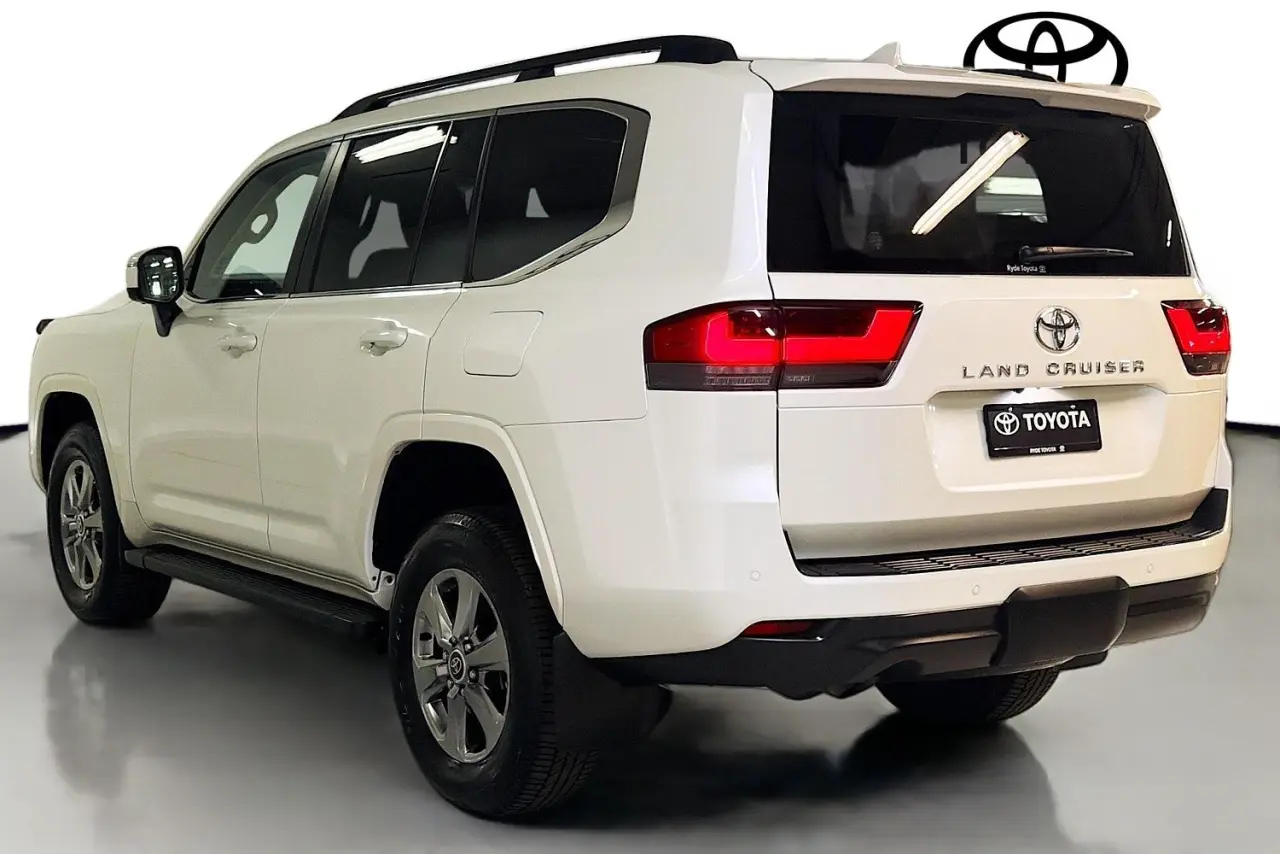 2021 Toyota Landcruiser Gallery Image 6