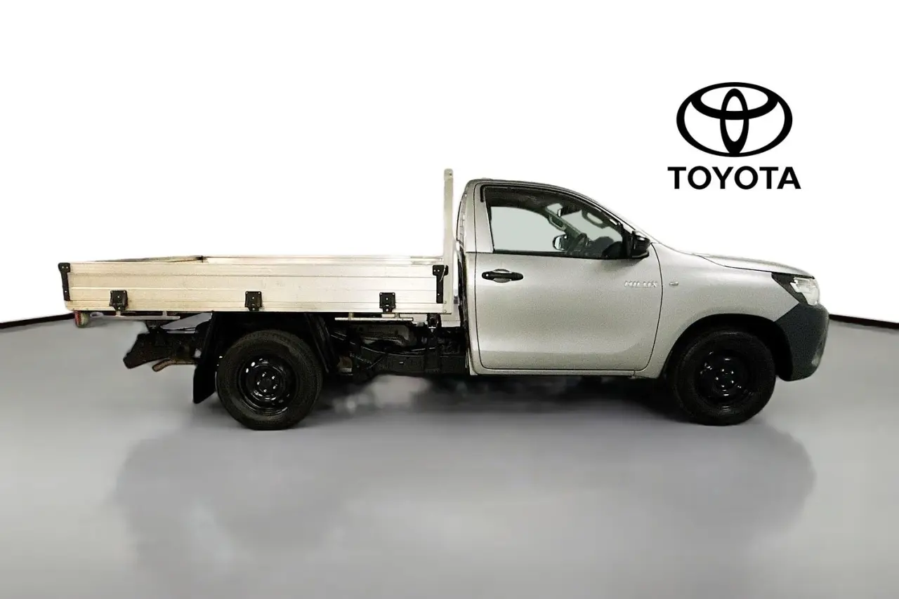 2021 Toyota Hilux Gallery Image 11