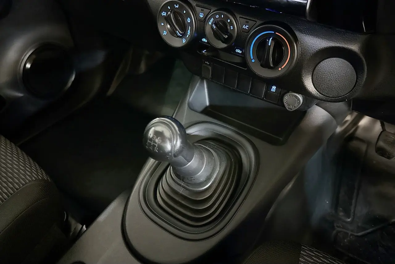 2021 Toyota Hilux Gallery Image 16