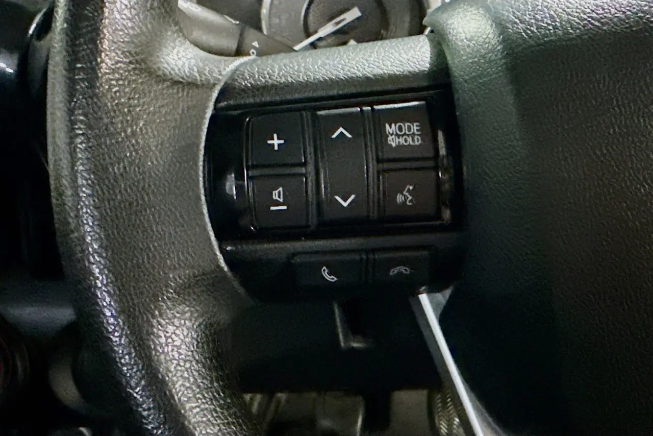 2021 Toyota Hilux Gallery Image 17