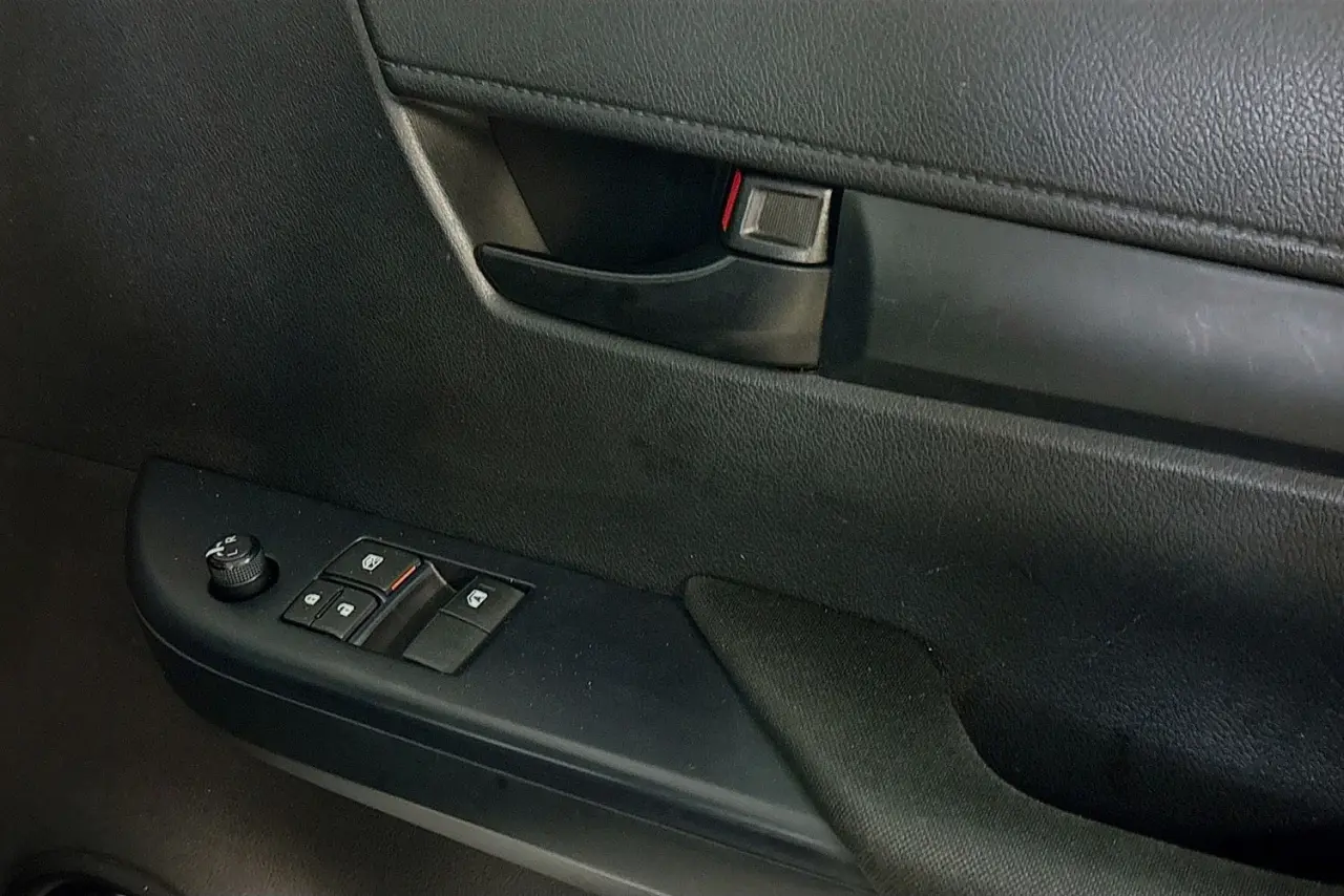 2021 Toyota Hilux Gallery Image 22
