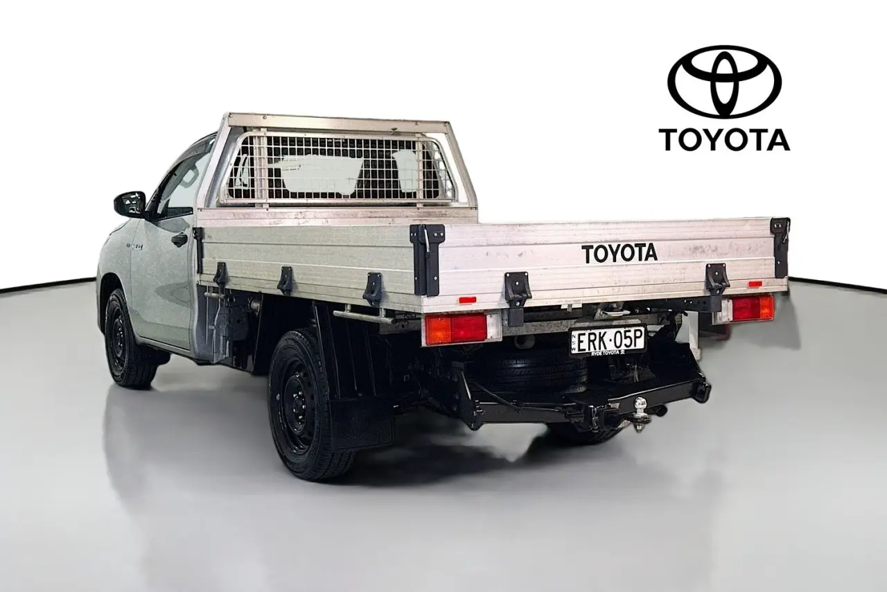 2021 Toyota Hilux Gallery Image 6