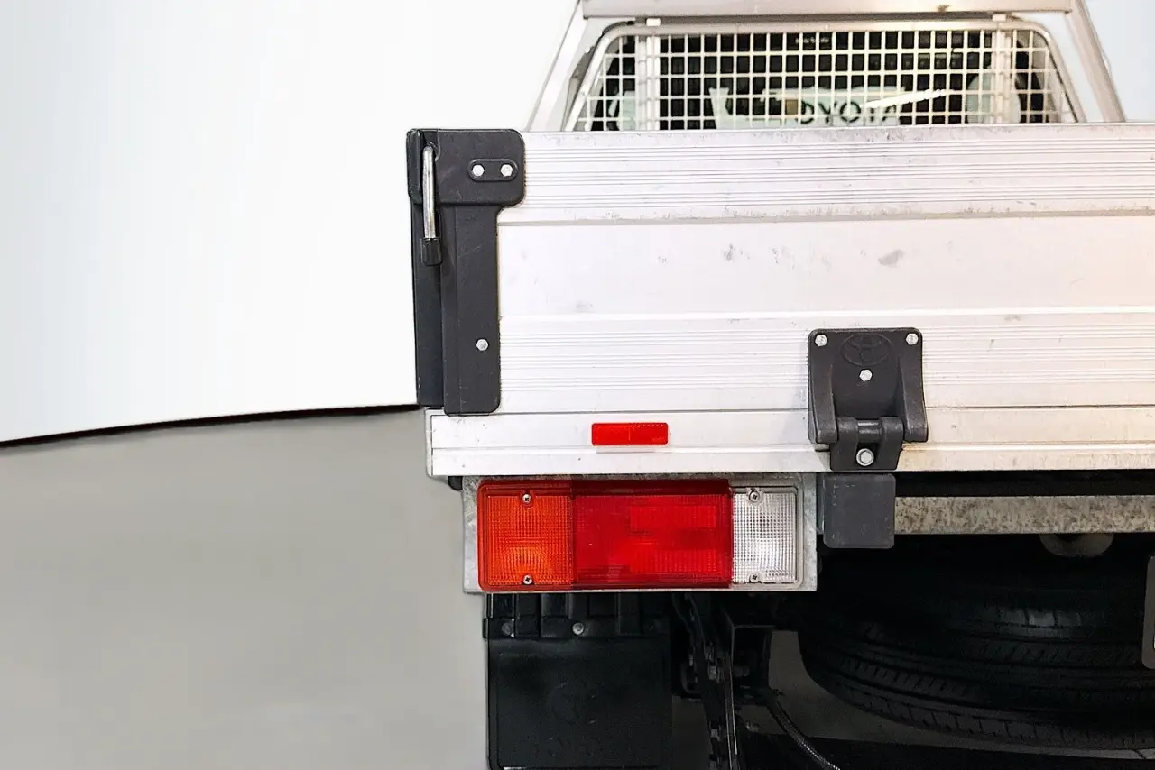 2021 Toyota Hilux Gallery Image 8
