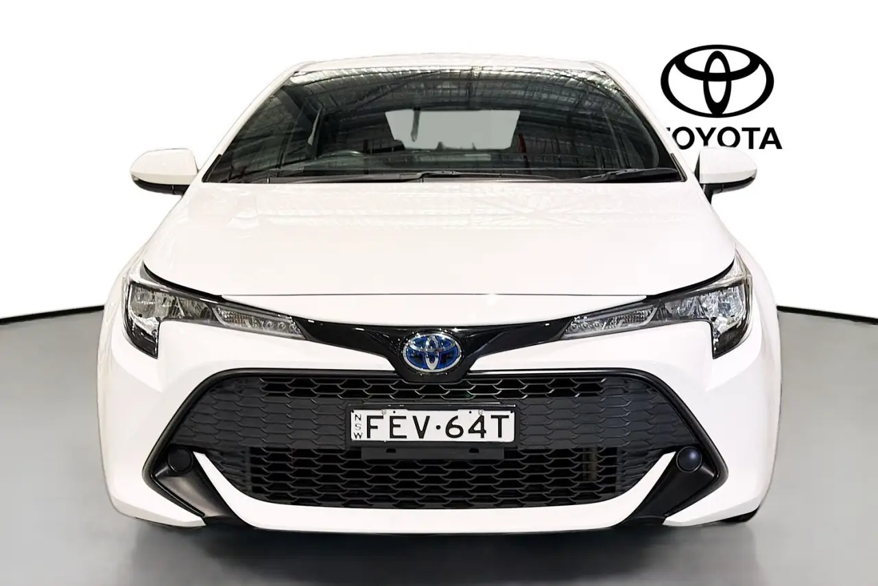 2021 Toyota Corolla Gallery Image 2