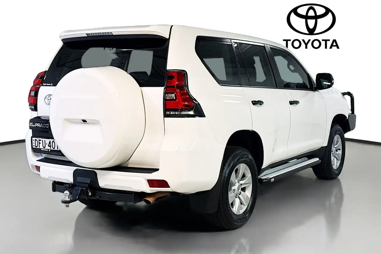 2021 Toyota Landcruiser Prado Gallery Image 10
