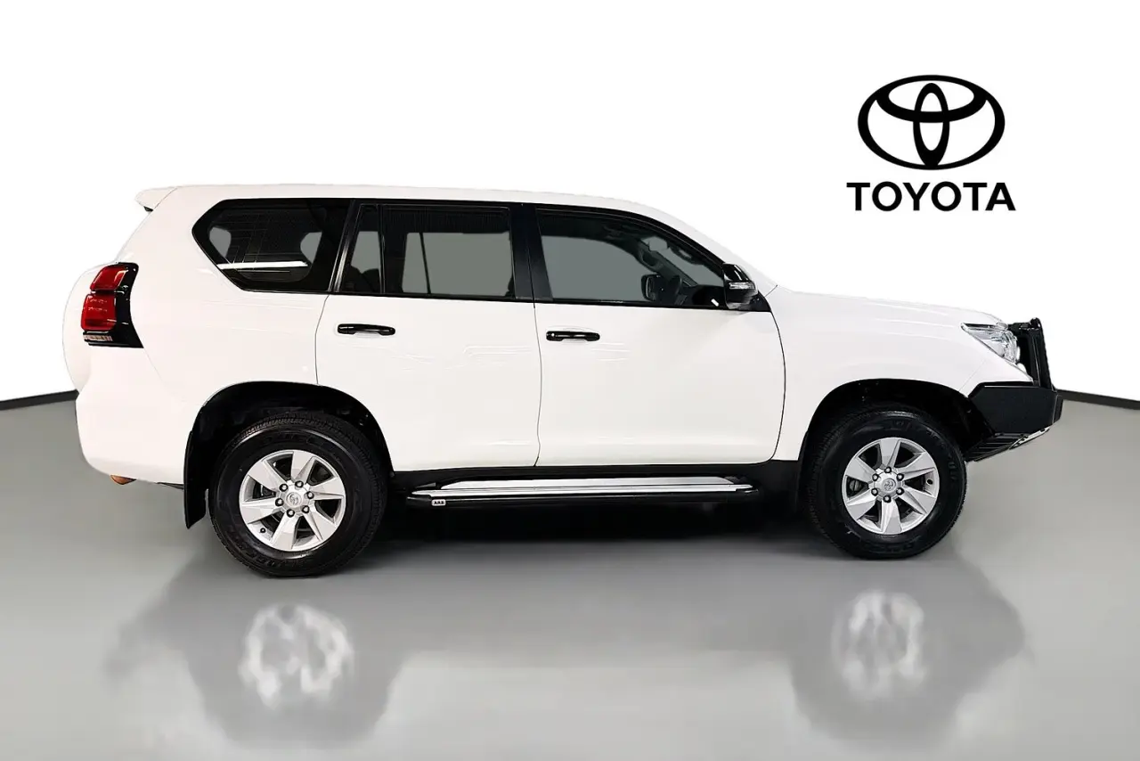 2021 Toyota Landcruiser Prado Gallery Image 11