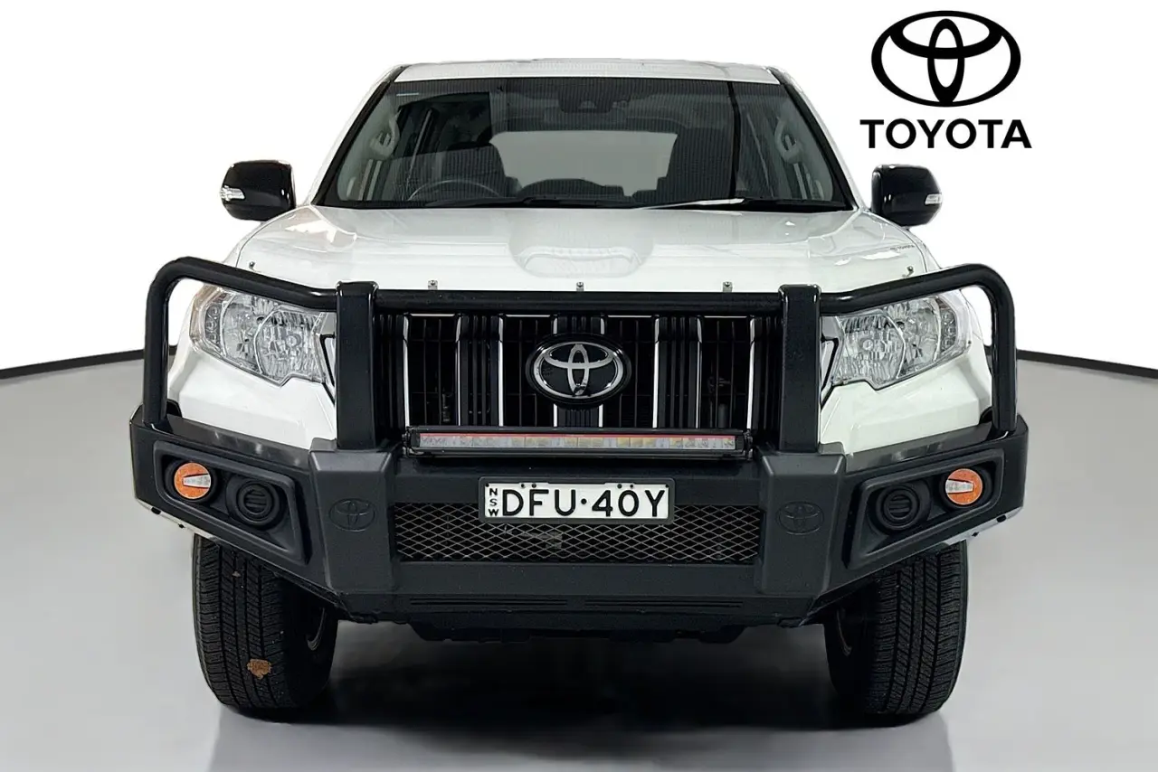 2021 Toyota Landcruiser Prado Gallery Image 2