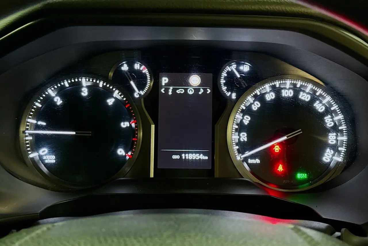 2021 Toyota Landcruiser Prado Gallery Image 22