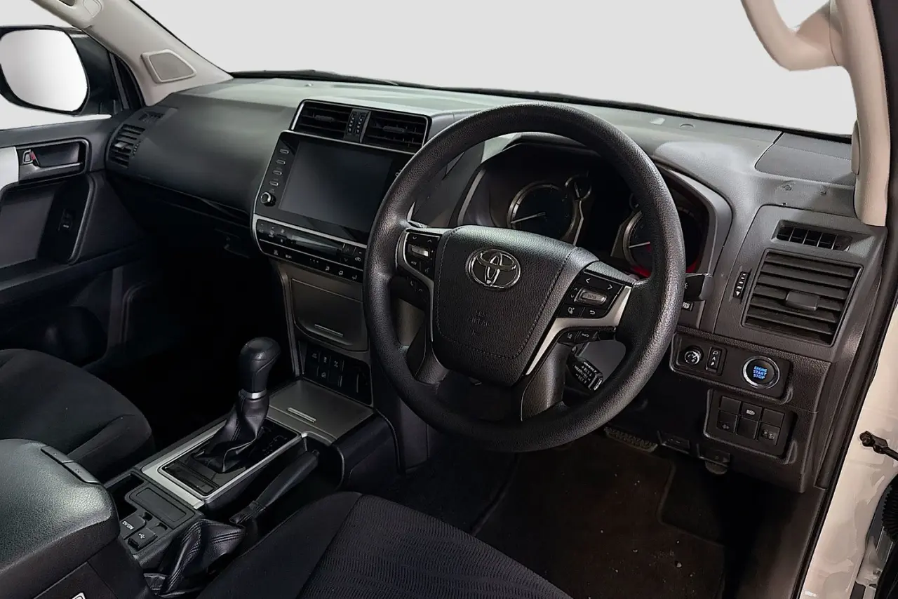 2021 Toyota Landcruiser Prado Gallery Image 23