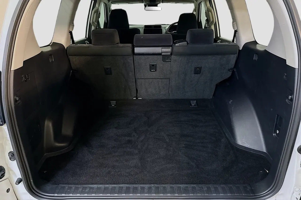 2021 Toyota Landcruiser Prado Gallery Image 27