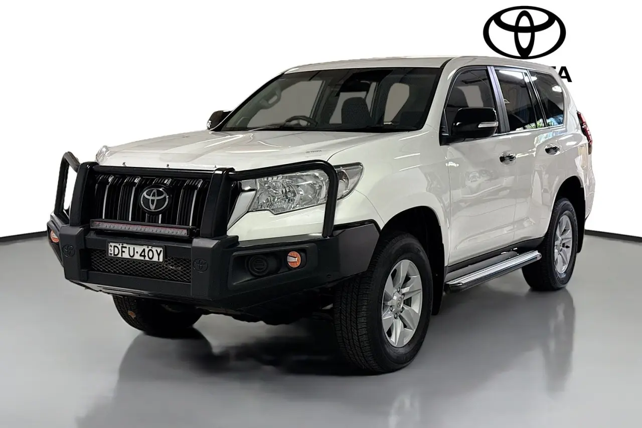 2021 Toyota Landcruiser Prado Gallery Image 4