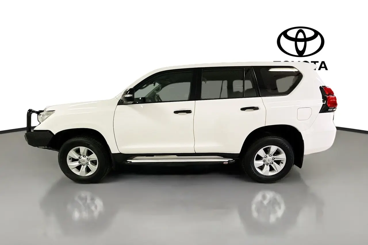 2021 Toyota Landcruiser Prado Gallery Image 5