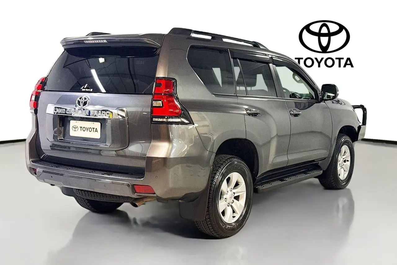 2023 Toyota Landcruiser Prado Gallery Image 10