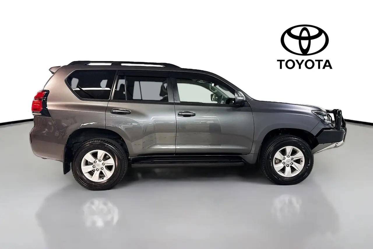 2023 Toyota Landcruiser Prado Gallery Image 11