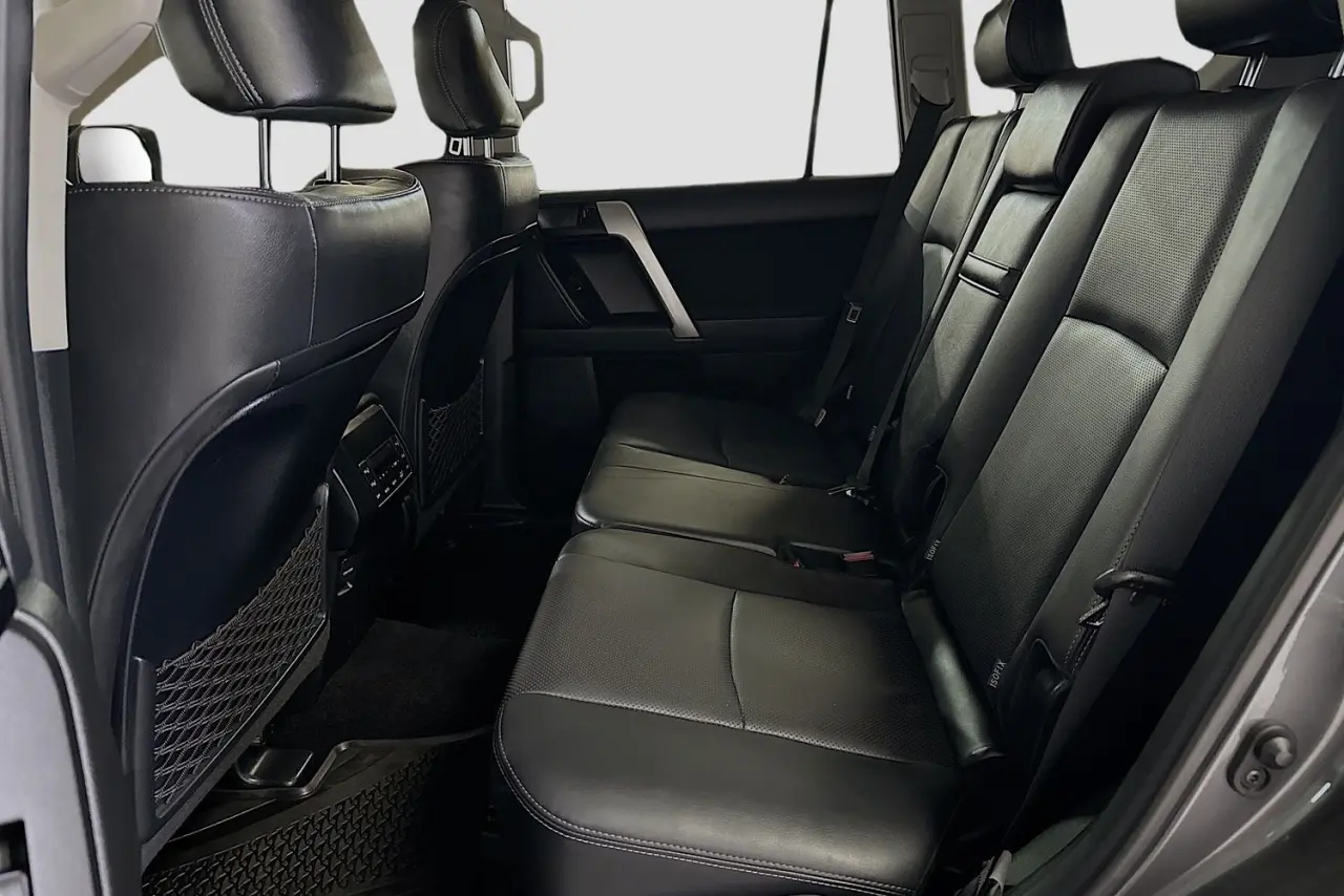 2023 Toyota Landcruiser Prado Gallery Image 26