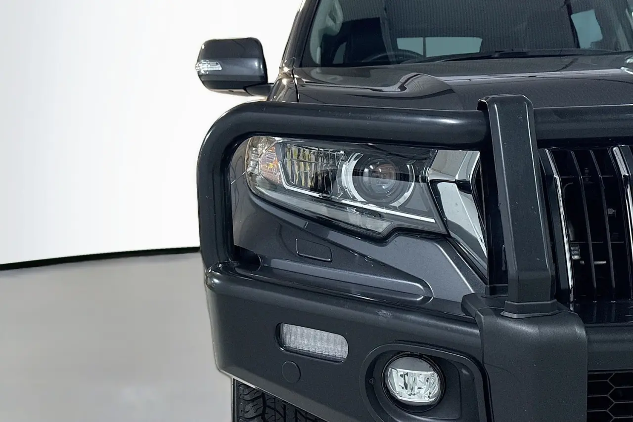 2023 Toyota Landcruiser Prado Gallery Image 3