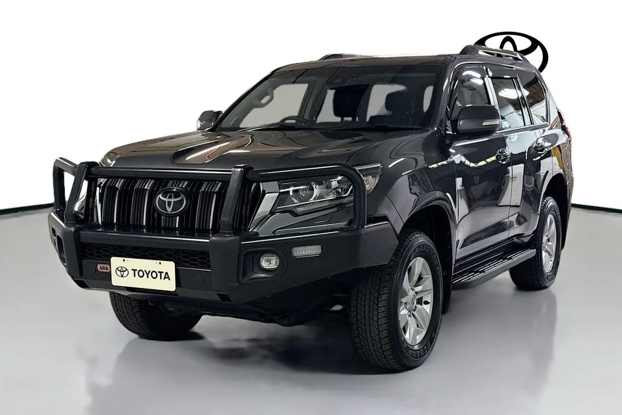 2023 Toyota Landcruiser Prado Gallery Image 4