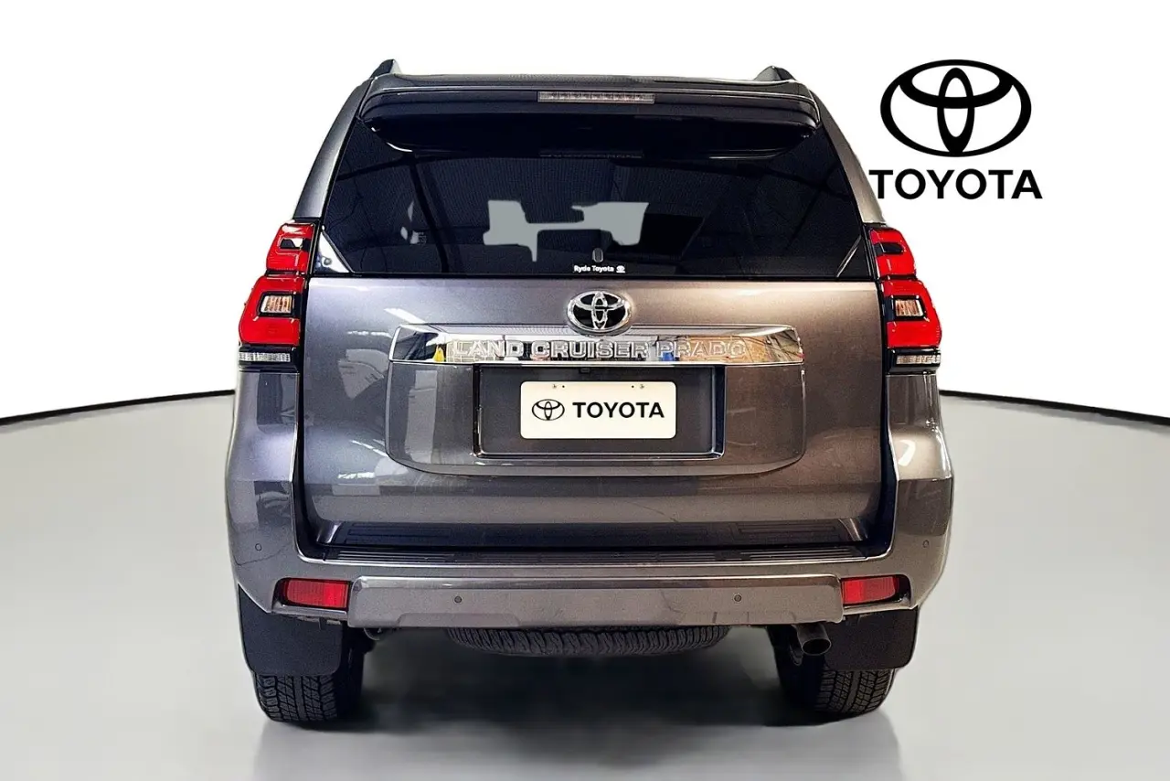 2023 Toyota Landcruiser Prado Gallery Image 7